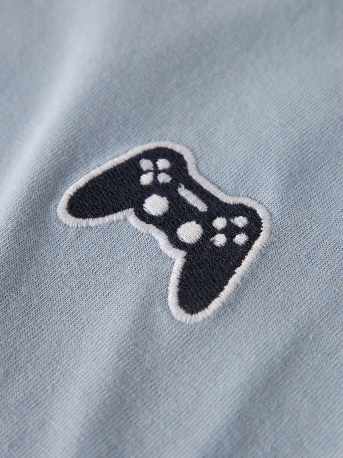 model_shot-front_full